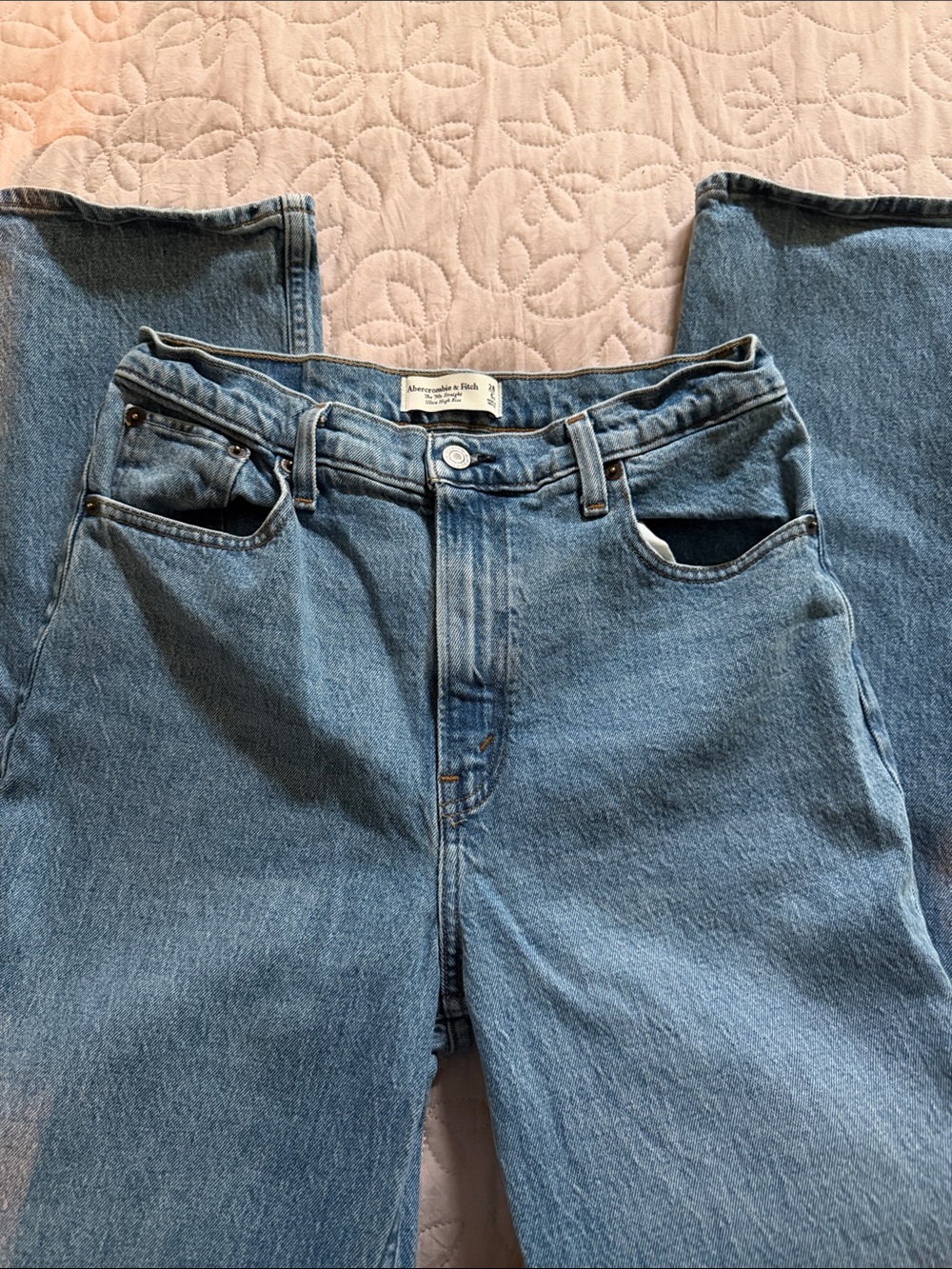 Abercrombie ultra High-Rise straight Women’s Jeans